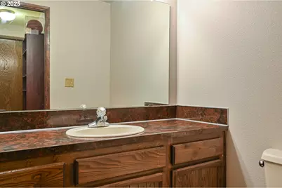 6170 SW Cherryhill Dr, Beaverton, OR 97008 - Photo 27