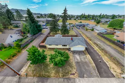 260 35th St, Springfield, OR 97478 - Photo 21