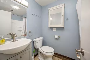 260 35th St, Springfield, OR 97478 - Photo 11