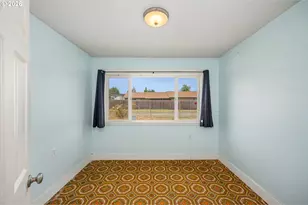 260 35th St, Springfield, OR 97478 - Photo 13