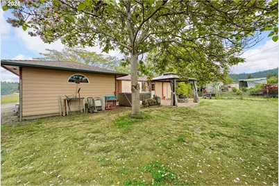10 SE Kegler Ave, Winston, OR 97496 - Photo 31