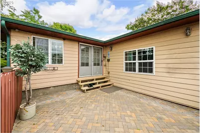 10 SE Kegler Ave, Winston, OR 97496 - Photo 3