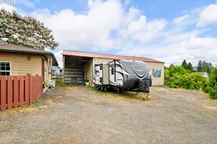 10 SE Kegler Ave, Winston, OR 97496 - Photo 35