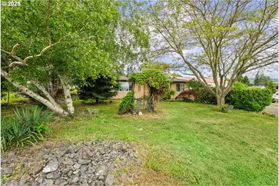 10 SE Kegler Ave, Winston, OR 97496 - Photo 33