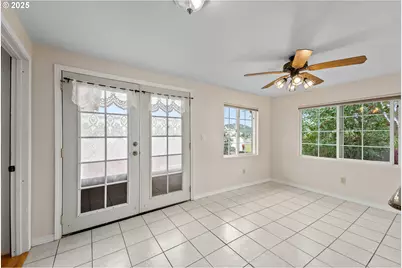 10 SE Kegler Ave, Winston, OR 97496 - Photo 15