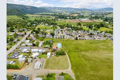 10 SE Kegler Ave, Winston, OR 97496 - Photo 47