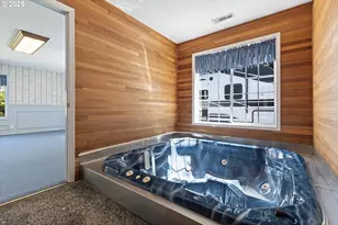 339 NE South Shore Rd, Portland, OR 97211 - Photo 21