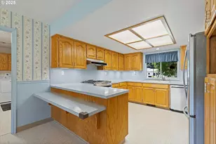 339 NE South Shore Rd, Portland, OR 97211 - Photo 5