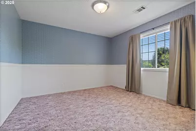 339 NE South Shore Rd, Portland, OR 97211 - Photo 15