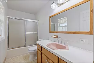 339 NE South Shore Rd, Portland, OR 97211 - Photo 11