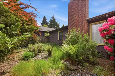 3286 NE Holman St, Portland, OR 97211 - Photo 21
