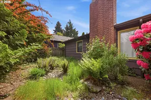3286 NE Holman St, Portland, OR 97211 - Photo 21