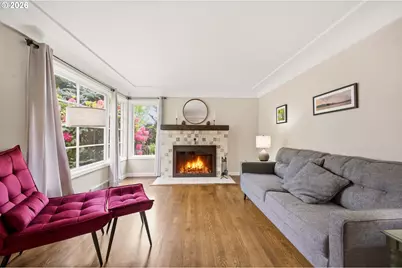 3286 NE Holman St, Portland, OR 97211 - Photo 9