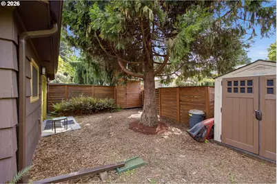 3286 NE Holman St, Portland, OR 97211 - Photo 25