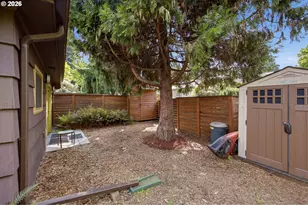 3286 NE Holman St, Portland, OR 97211 - Photo 25