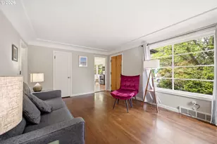 3286 NE Holman St, Portland, OR 97211 - Photo 5