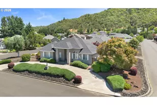147 Wingfoot Ct, Winchester, OR 97495 - Photo 5