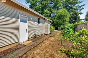 2008 SE 143rd Ave, Portland, OR 97233 - Photo 35
