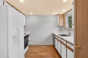 2008 SE 143rd Ave, Portland, OR 97233 - Photo 15
