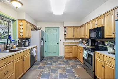 106 Odille Ct, Glide, OR 97443 - Photo 11