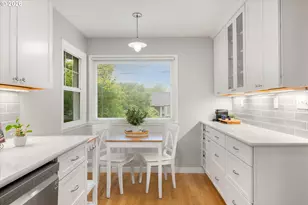 8108 SW 9th Ave, Portland, OR 97219 - Photo 13