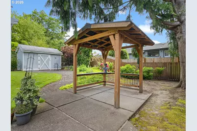5025 SW Vermont St, Portland, OR 97219 - Photo 27