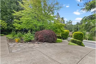 5025 SW Vermont St, Portland, OR 97219 - Photo 35