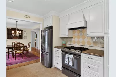 5025 SW Vermont St, Portland, OR 97219 - Photo 13