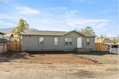271 SE Robinson St, Winston, OR 97496 - Photo 3