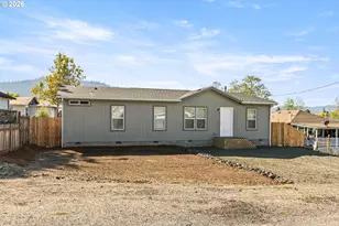 271 SE Robinson St, Winston, OR 97496 - Photo 3
