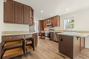 271 SE Robinson St, Winston, OR 97496 - Photo 17