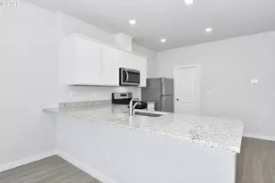 1171 Parkside Ave, Woodburn, OR 97071 - Photo 7