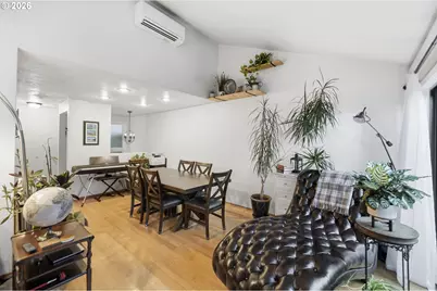 422 Stonewood Dr, Eugene, OR 97405 - Photo 9