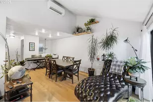 422 Stonewood Dr, Eugene, OR 97405 - Photo 9