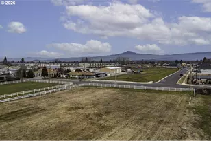 408 Oak Grove Rd, Medford, OR 97501 - Photo 23