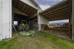 408 Oak Grove Rd, Medford, OR 97501 - Photo 27