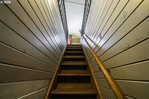 408 Oak Grove Rd, Medford, OR 97501 - Photo 41