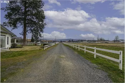 408 Oak Grove Rd, Medford, OR 97501 - Photo 7