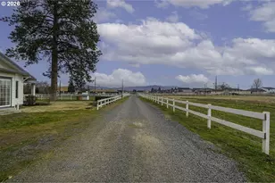 408 Oak Grove Rd, Medford, OR 97501 - Photo 7