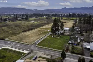 408 Oak Grove Rd, Medford, OR 97501 - Photo 5