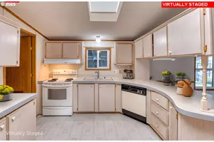 301 E Columbia Dr, Newberg, OR 97132 - Photo 15