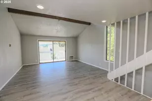 11 NW Mountain View Dr, Roseburg, OR 97471 - Photo 31