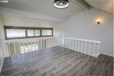 11 NW Mountain View Dr, Roseburg, OR 97471 - Photo 19