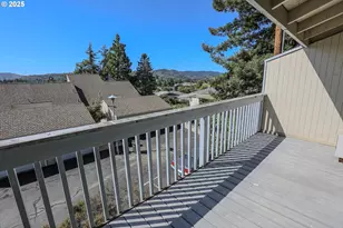 11 NW Mountain View Dr, Roseburg, OR 97471 - Photo 37