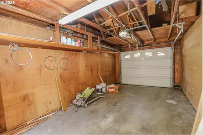 11 NW Mountain View Dr, Roseburg, OR 97471 - Photo 35