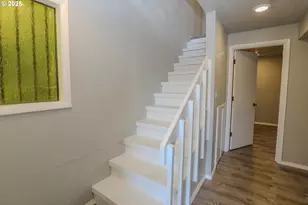 11 NW Mountain View Dr, Roseburg, OR 97471 - Photo 17