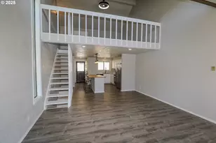 11 NW Mountain View Dr, Roseburg, OR 97471 - Photo 5