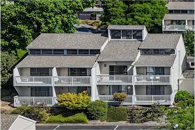 11 NW Mountain View Dr, Roseburg, OR 97471 - Photo 1