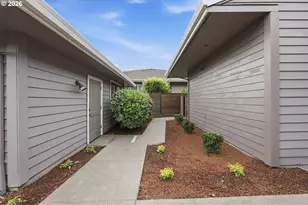 8055 SW Winchester Way, Wilsonville, OR 97070 - Photo 3