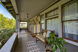 2106 SE Main St, Portland, OR 97214 - Photo 3